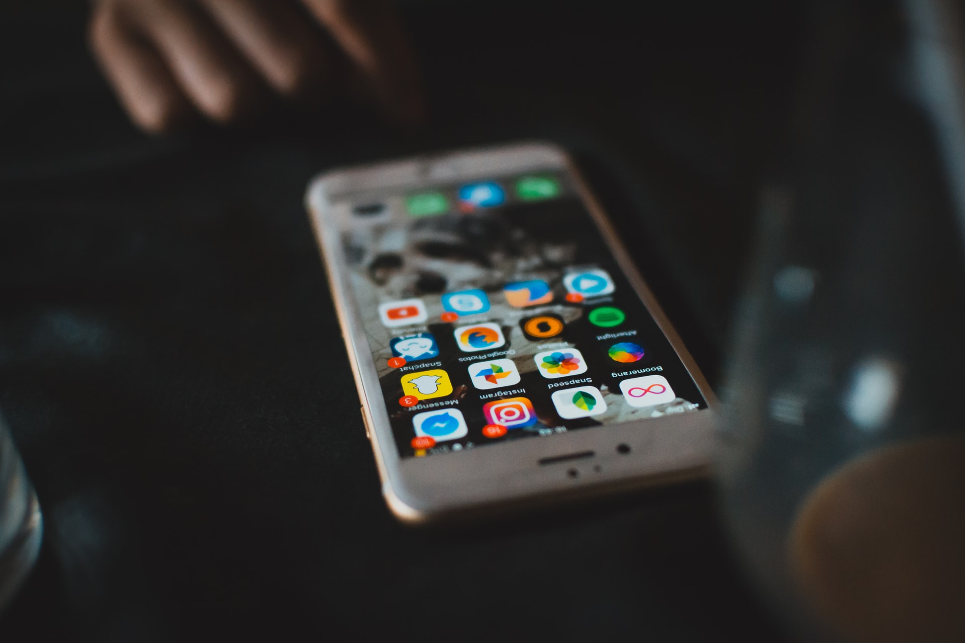 Twishr | Keep the personal connect when everything is online